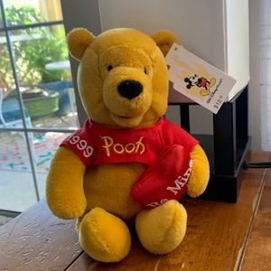 Disney World exclusive 10” Valentines Pooh